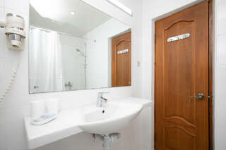 Гостиница Жемчуг Сочи Cемейный номер с собственной ванной комнатой-9